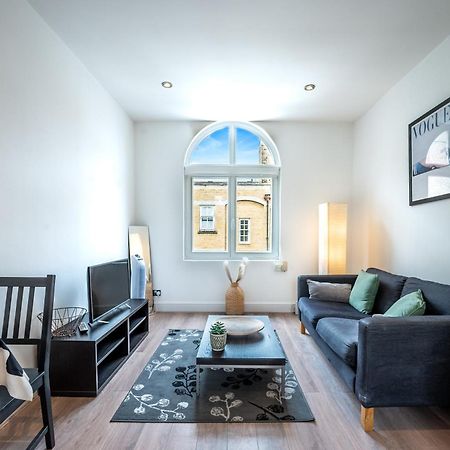Ferienwohnung One-Bed Flat, Kensington, Bank Payment To The Host Within 24H From The Reservation London Exterior foto
