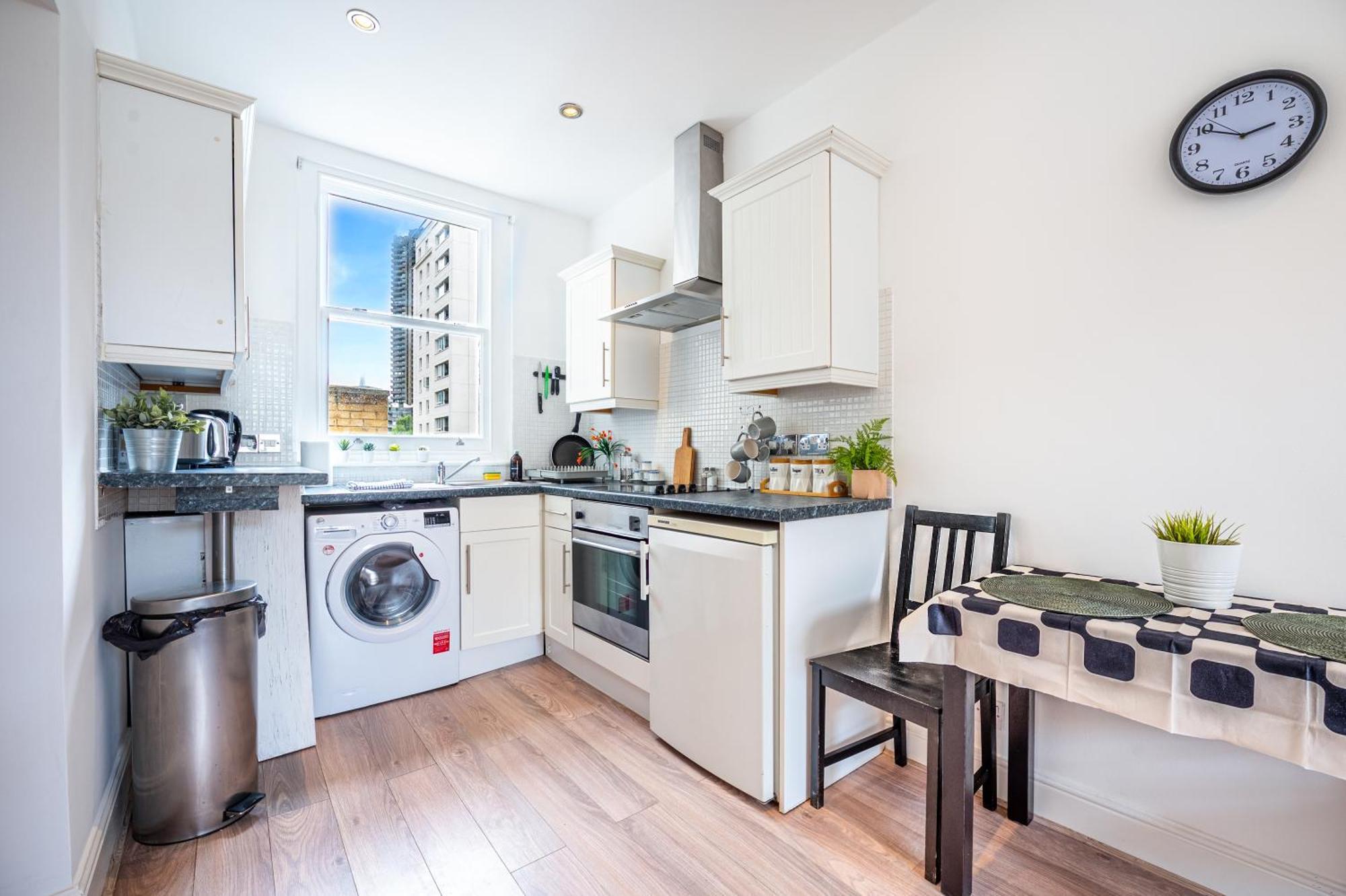 Ferienwohnung One-Bed Flat, Kensington, Bank Payment To The Host Within 24H From The Reservation London Exterior foto
